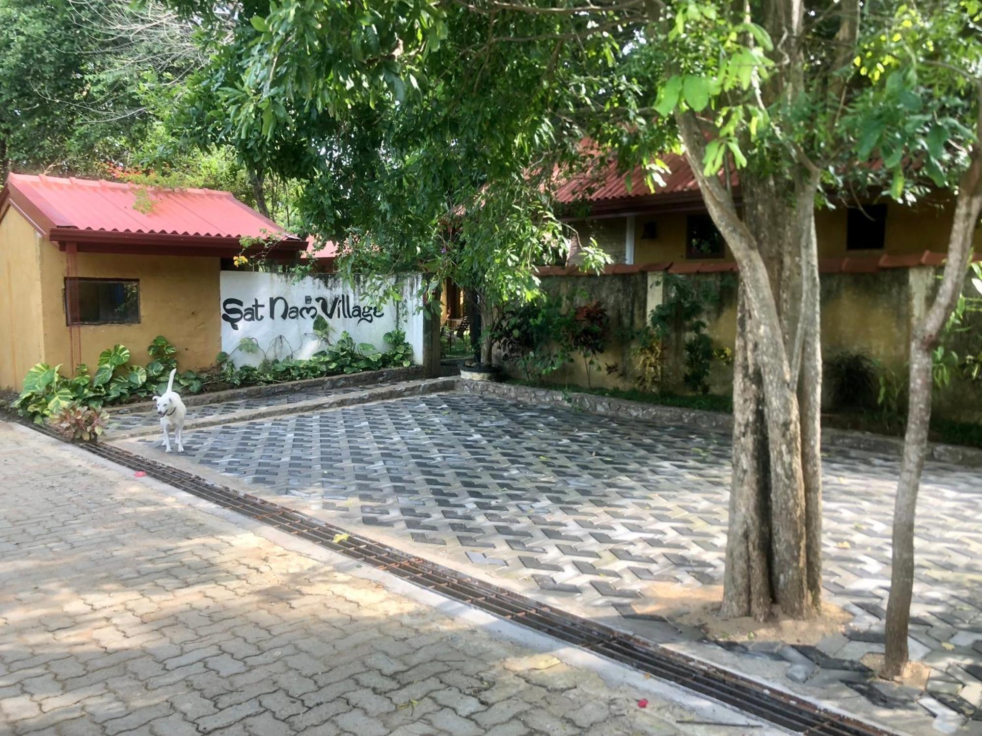 Sat Nam Village Eco-Hotel Sigiriya Exterior foto